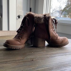 Steve Madden Fur Lace Up Boots Size 7